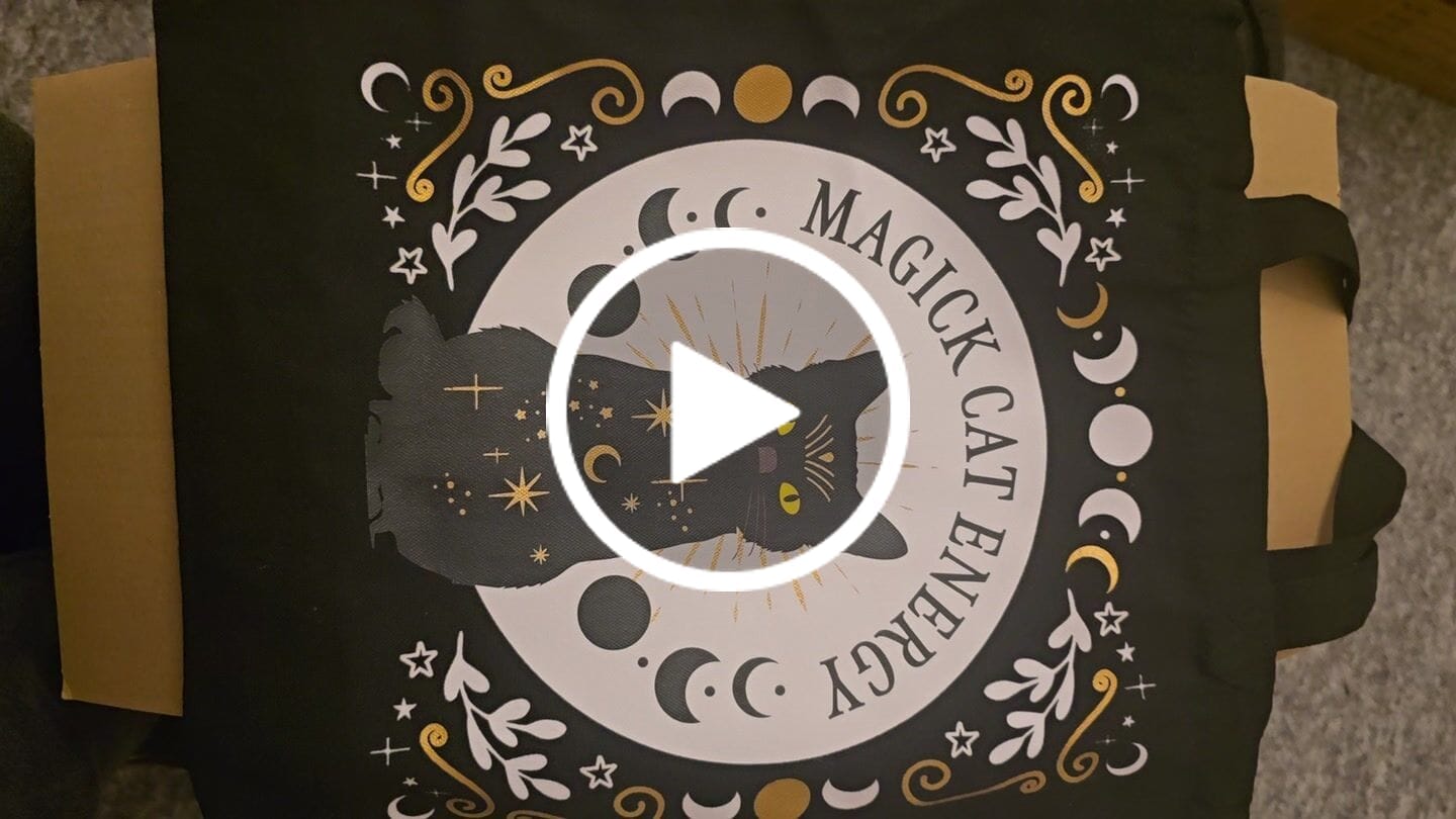 Customer video review of Schwarze Katze Tote Bag – Witchy Stofftasche für Katzenliebhaber