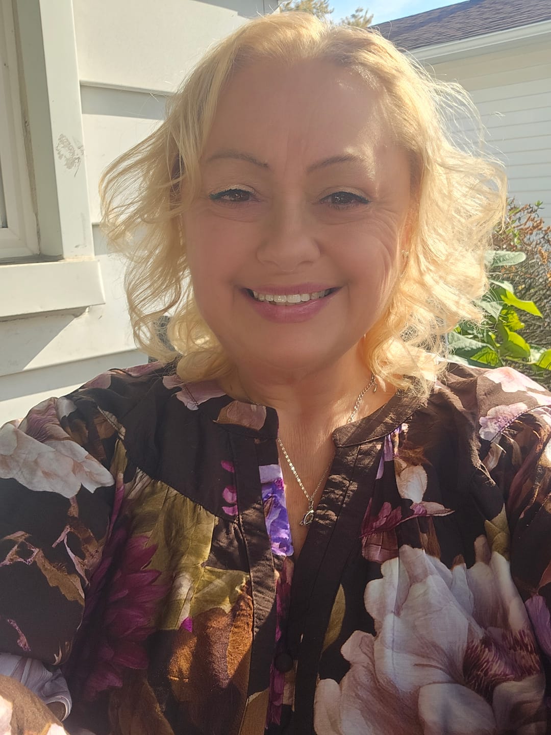 Customer photo review of Mystic Violet Floral Print Balloon Sleeve Top W/ Split Neckline