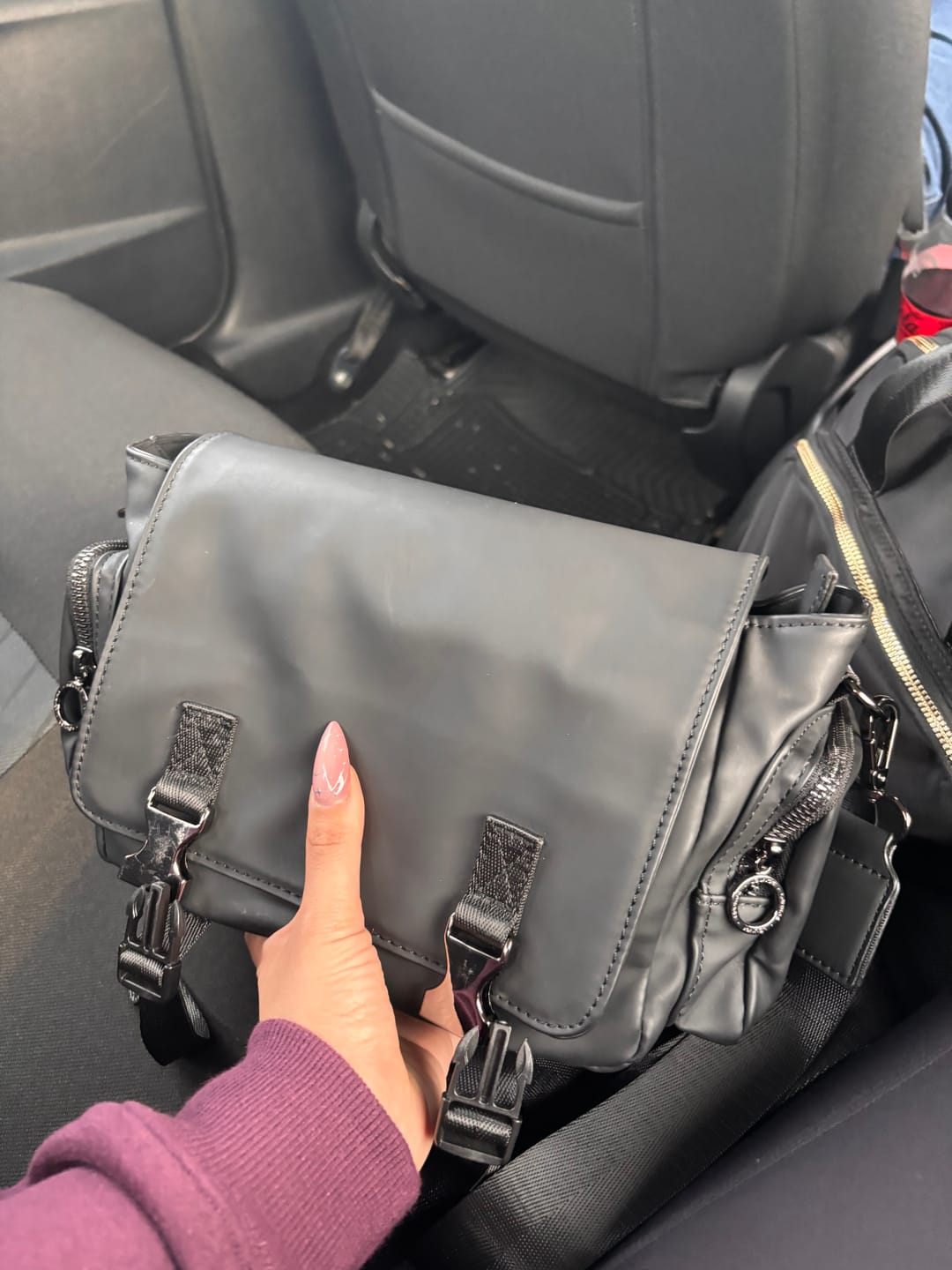 Customer photo review of Cartera Bandolera Engomada Urban