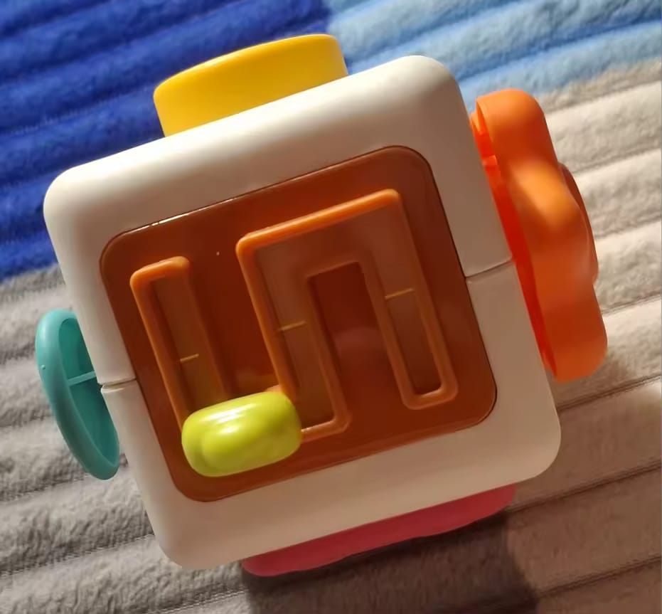 Customer photo review of Cube de développement Montessori