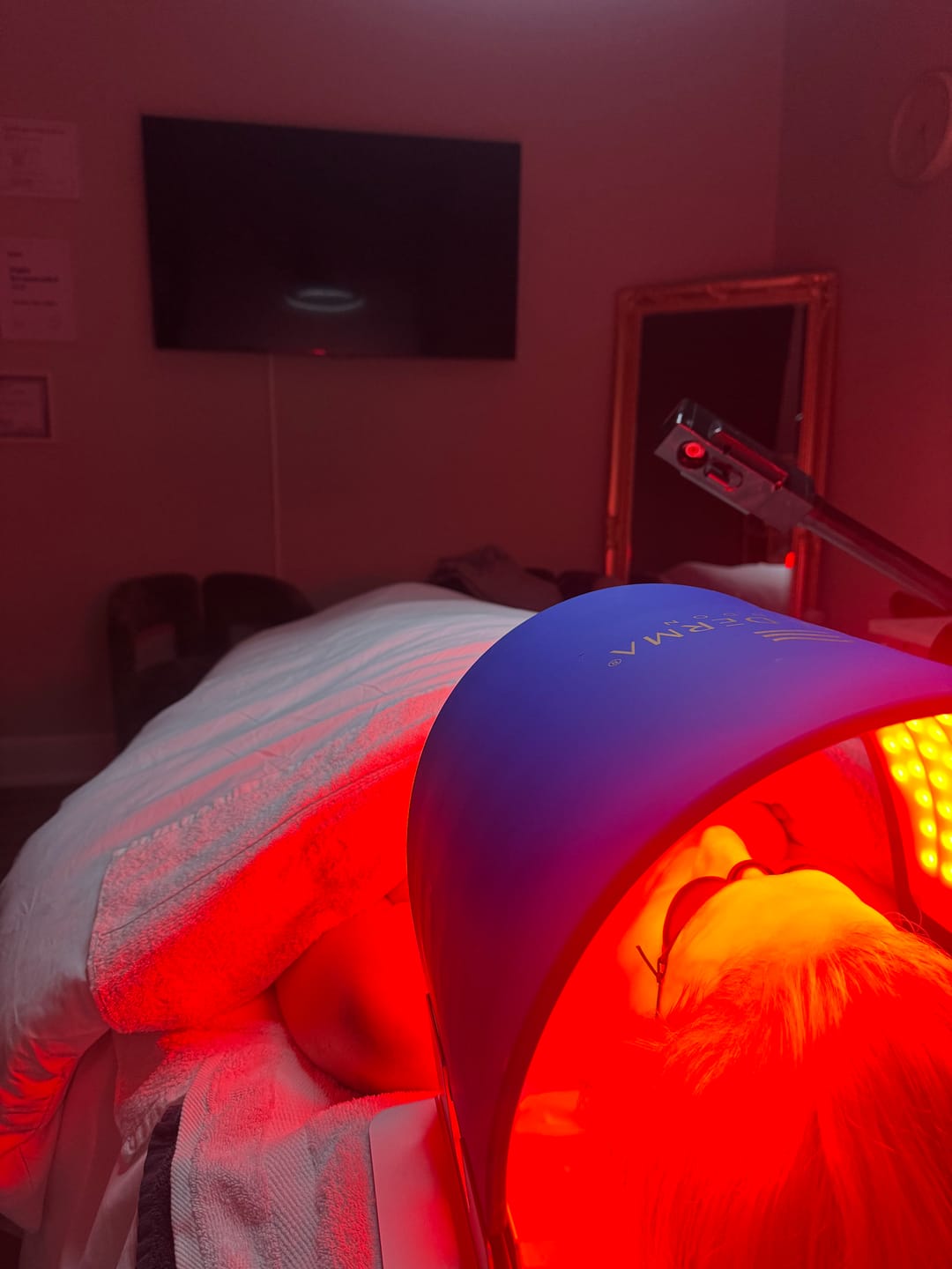 Customer photo review of LuminAGE LED Light Therapy Dome: Face & Body Panel