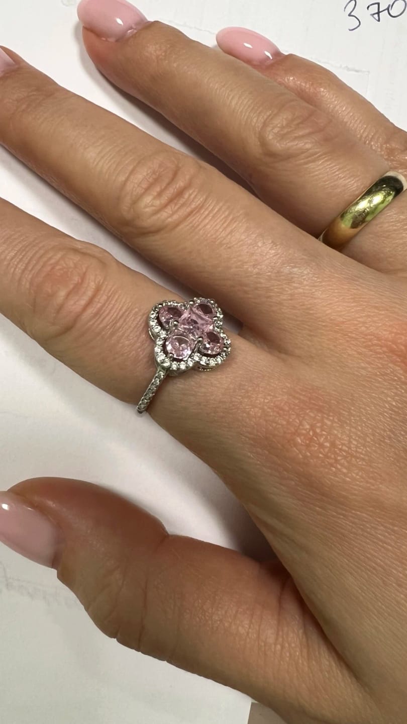 Customer photo review of Bague success