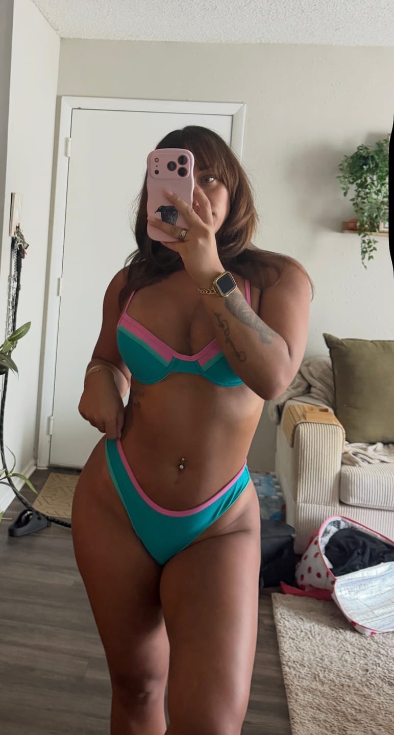Customer photo review of SADIE Retro Wave Underwire Bikini Top