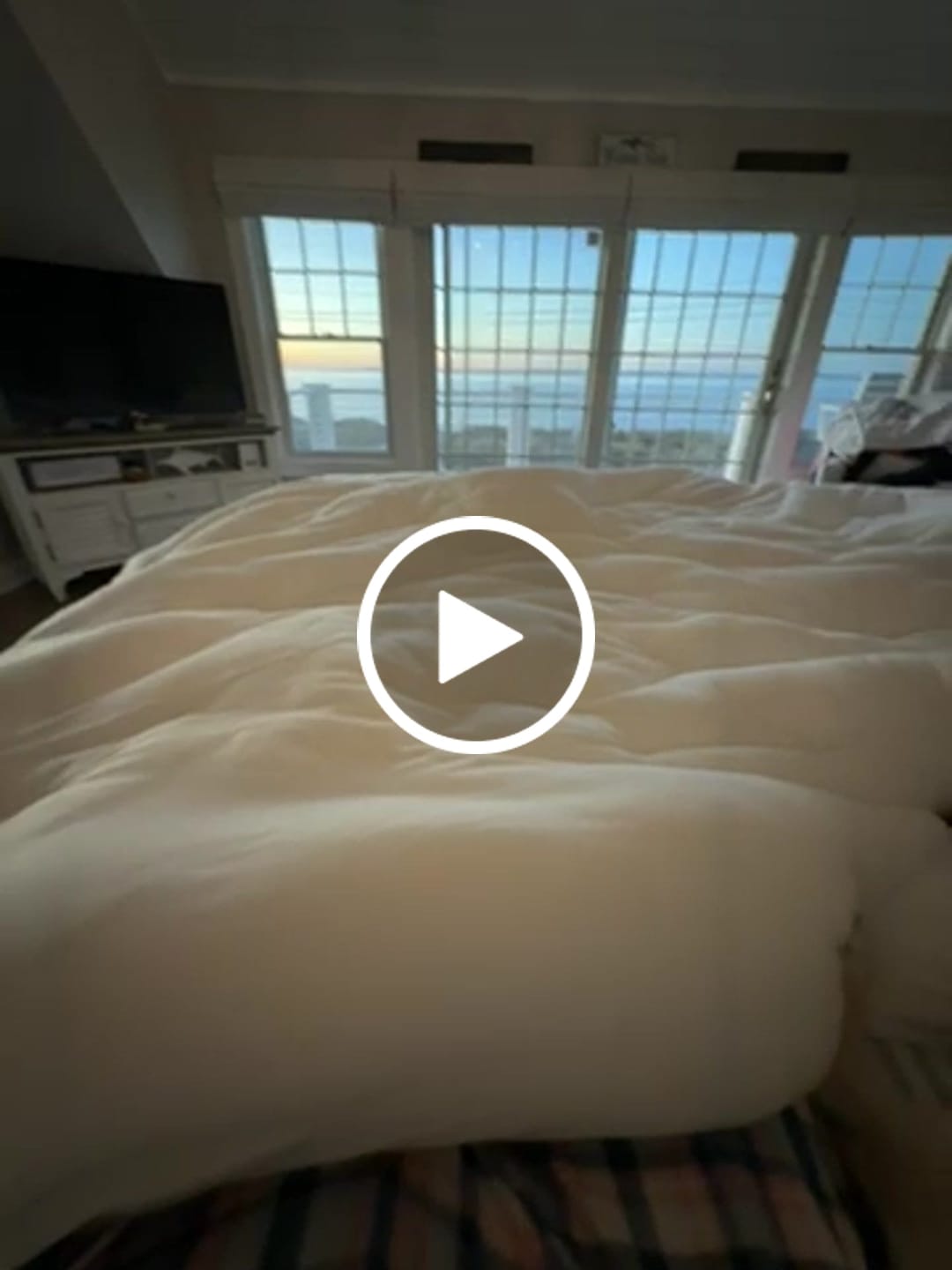 Customer video review of MarshMellow Comforter