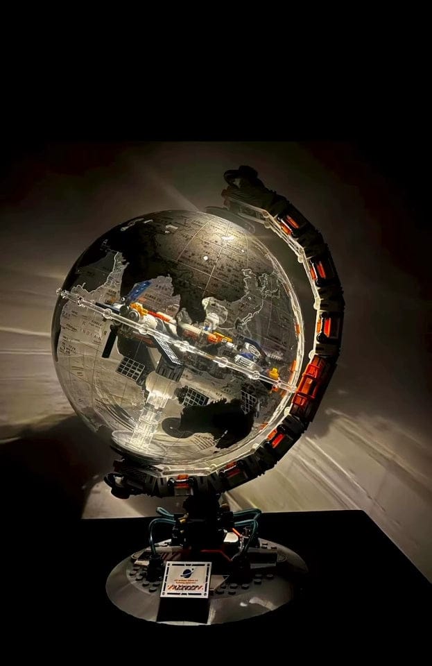 Customer photo review of Breaking Dawn Globe DIY Puzzle Assembling Toys Boys Gift Building Blocks Sets