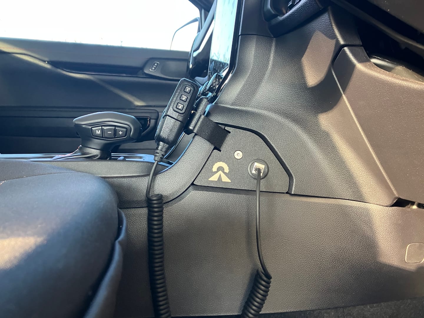 Customer photo review of UHF Handpiece Mount - Ford Ranger NextGen & Super Duty & Everest - Centre Console