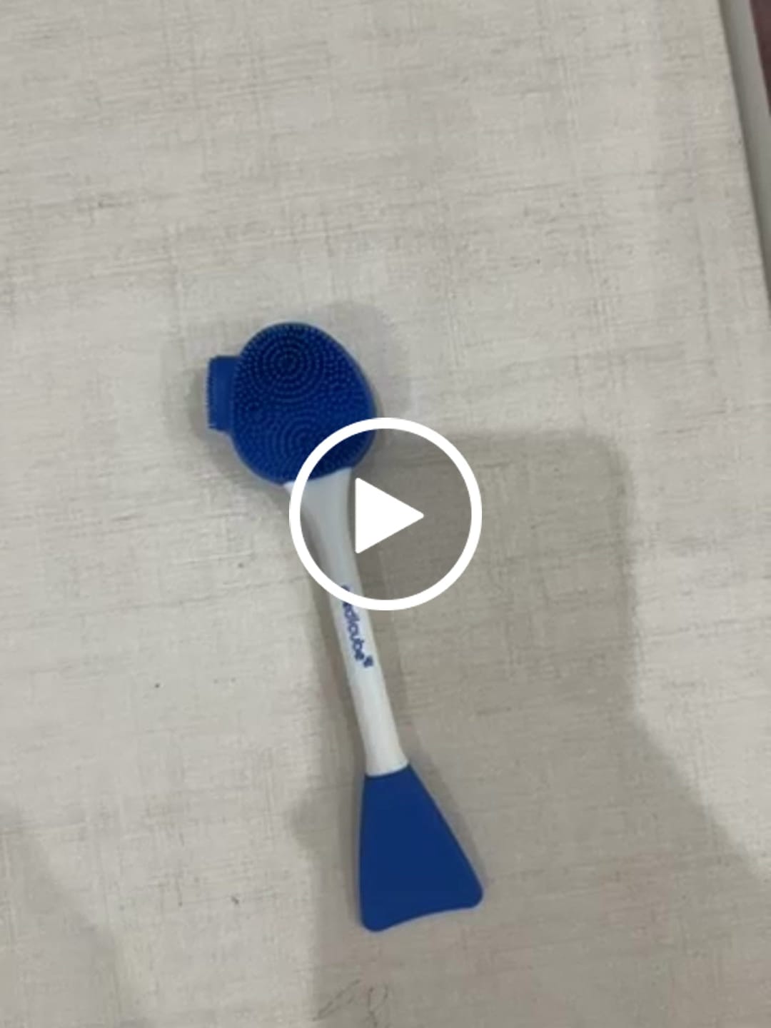 Customer video review of فرشاة ميديكيوب متعددة الاستخدام لإزالة الرؤوس السوداء وتنظيف المسام