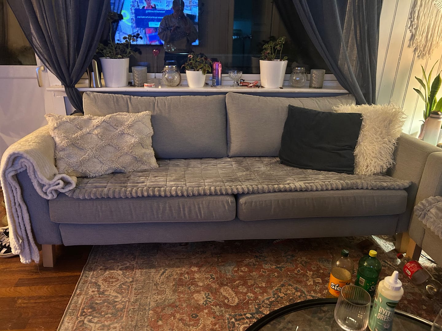 Customer photo review of Koselig Sofatrekk – Hundens favorittplass