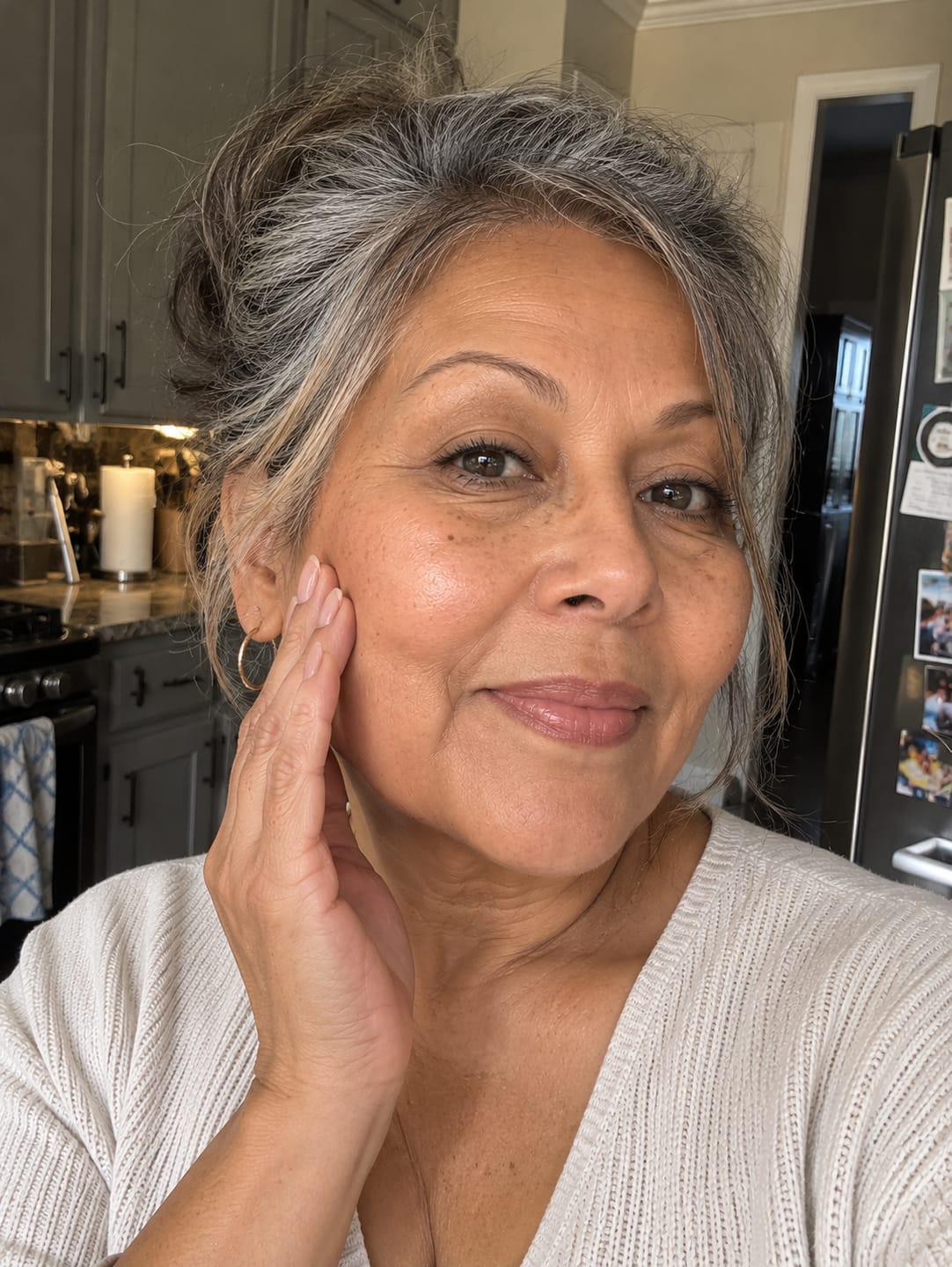 Customer photo review of Changing Foundation Stick – The stick that makes mature skin glow again