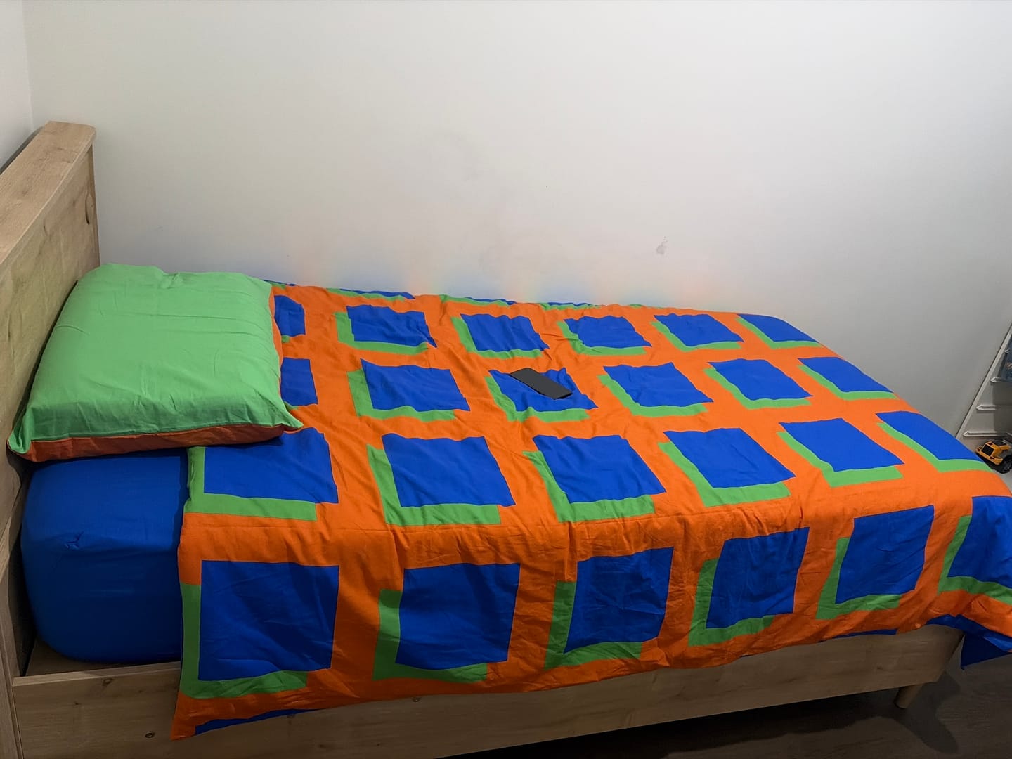 Customer photo review of Cozy Home Popping Colors Tek Kişilik Lastikli Çarşaflı Nevresim Takımı Hype Yeşil