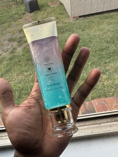 Customer photo review of Niacinamide Whitening Toothpaste