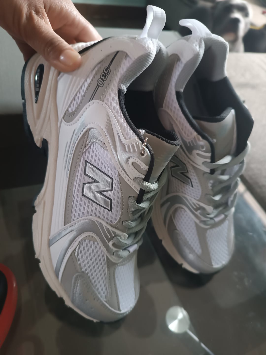 Customer photo review of Paq 6 Pares Tenis New Balance 530 Plata Crema 1.1 Premium 23/26.5