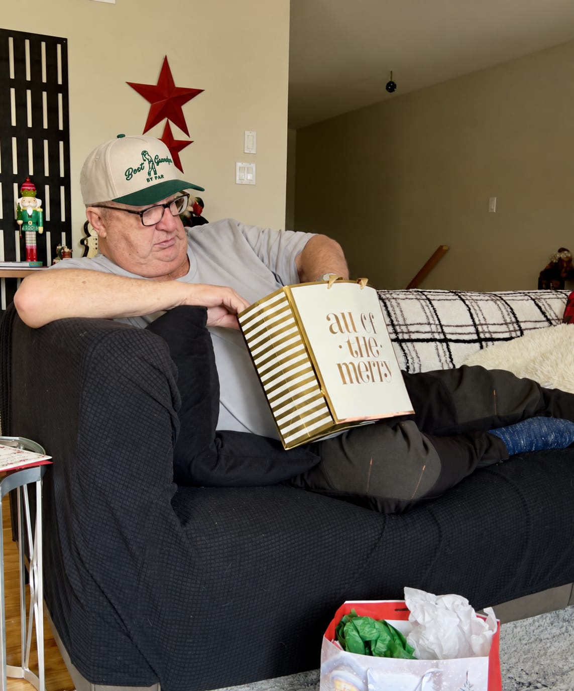 Customer photo review of Best Grandpa By Par Embroidered Snapback Hat – Funny Golf Gift for Grandpa