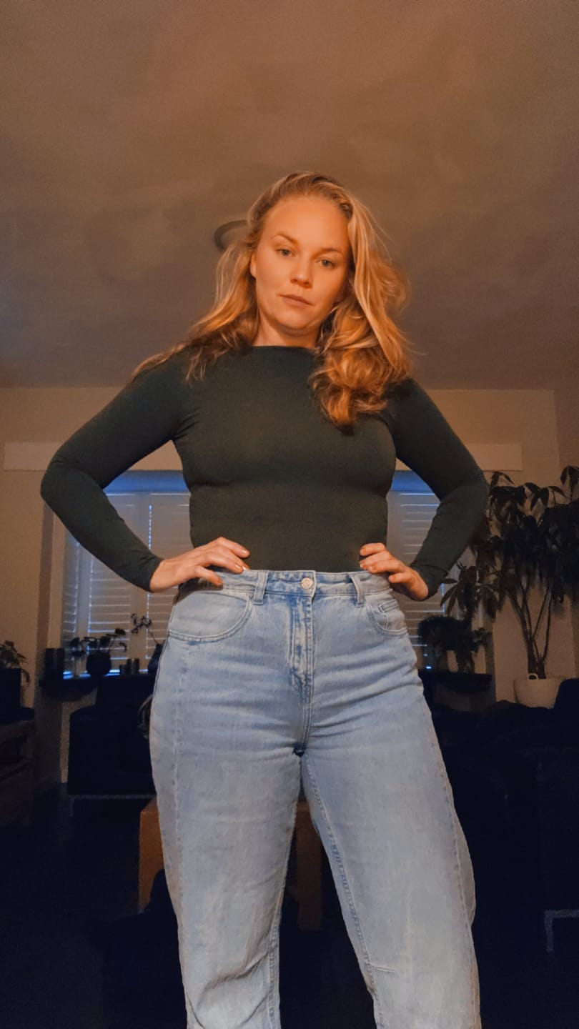 Customer photo review of Fitted Boatneck Top | Dark green