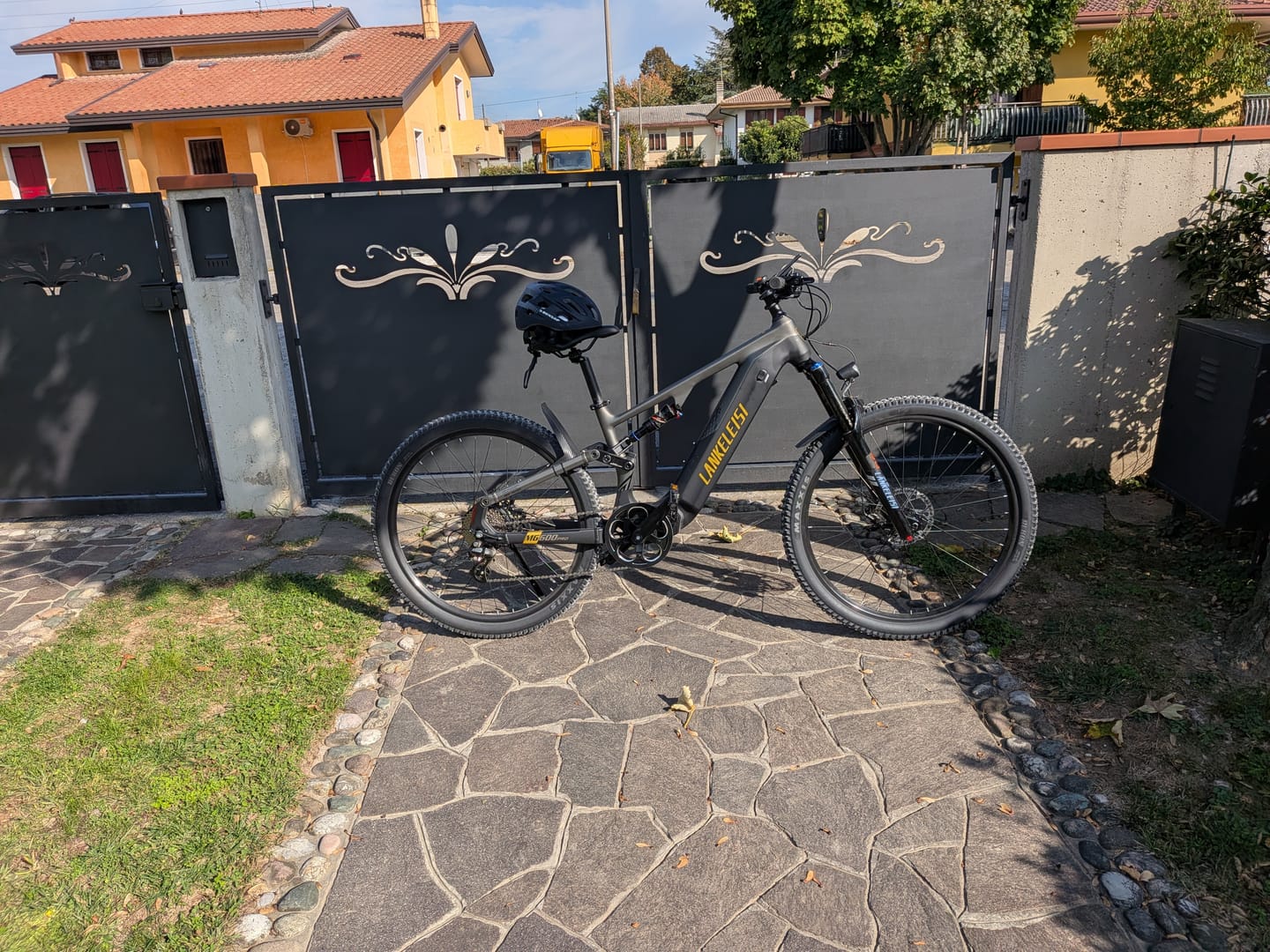 Customer photo review of Lankeleisi MG600 Pro 29" Trails E-Mountain Bike 150/130 mm Full Suspension 960Wh EMTB