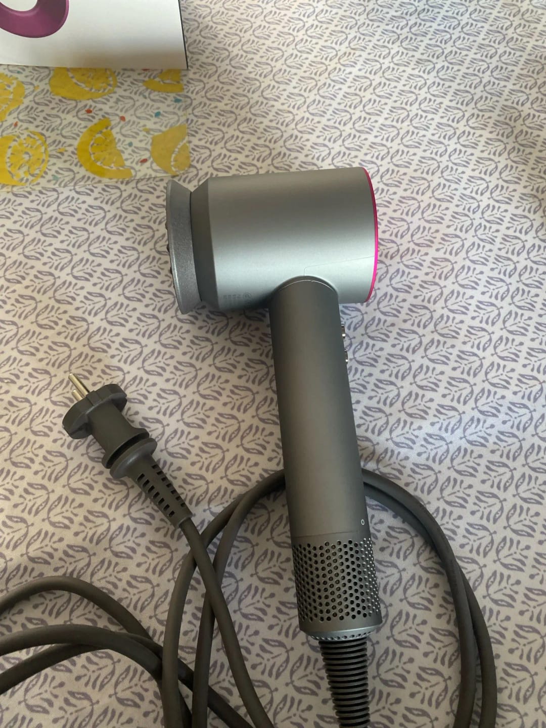 Customer photo review of Secador de pelo profesional con cabezales imantados