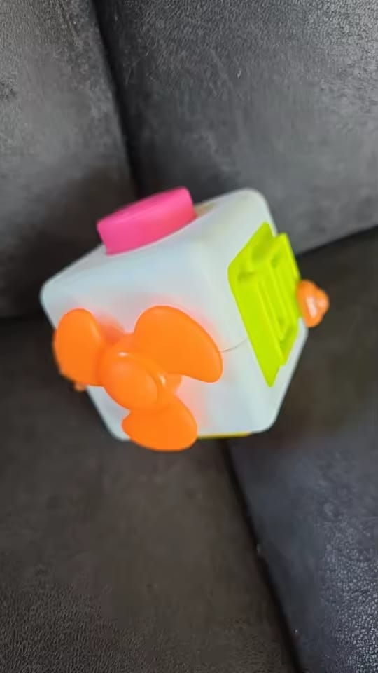 Customer photo review of Cube de développement Montessori