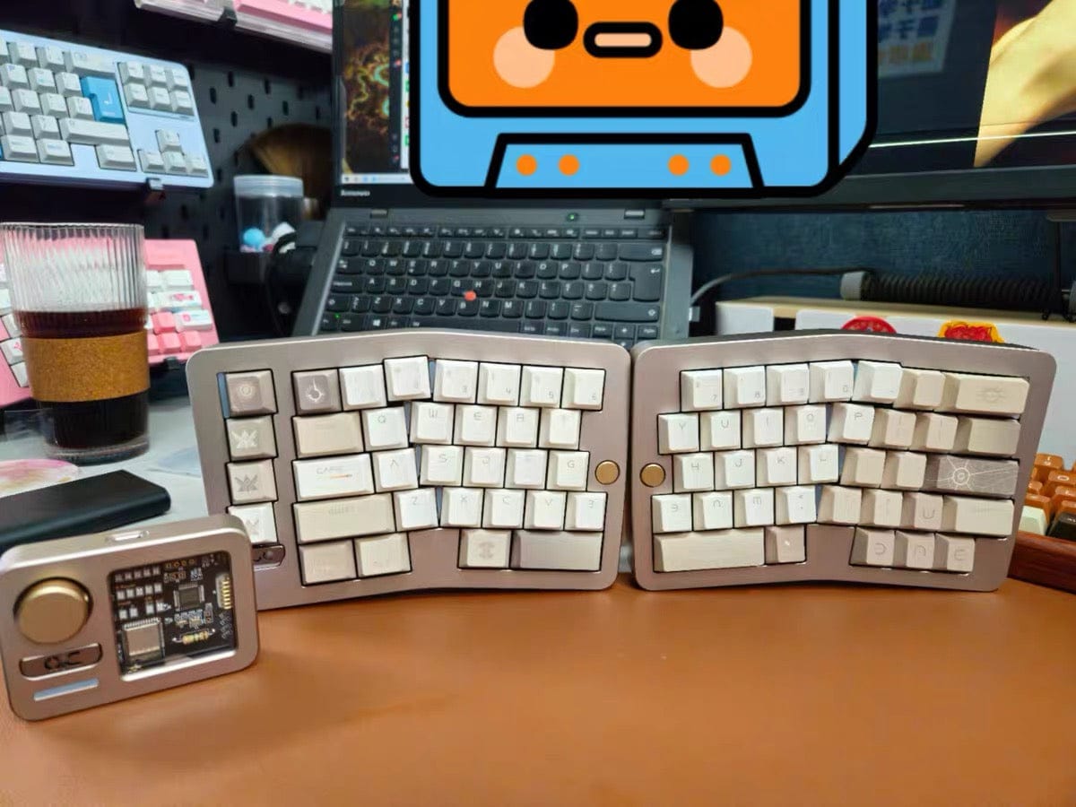 Customer photo review of Dune Keycaps | 142-Key Thick PBT Keycap Set