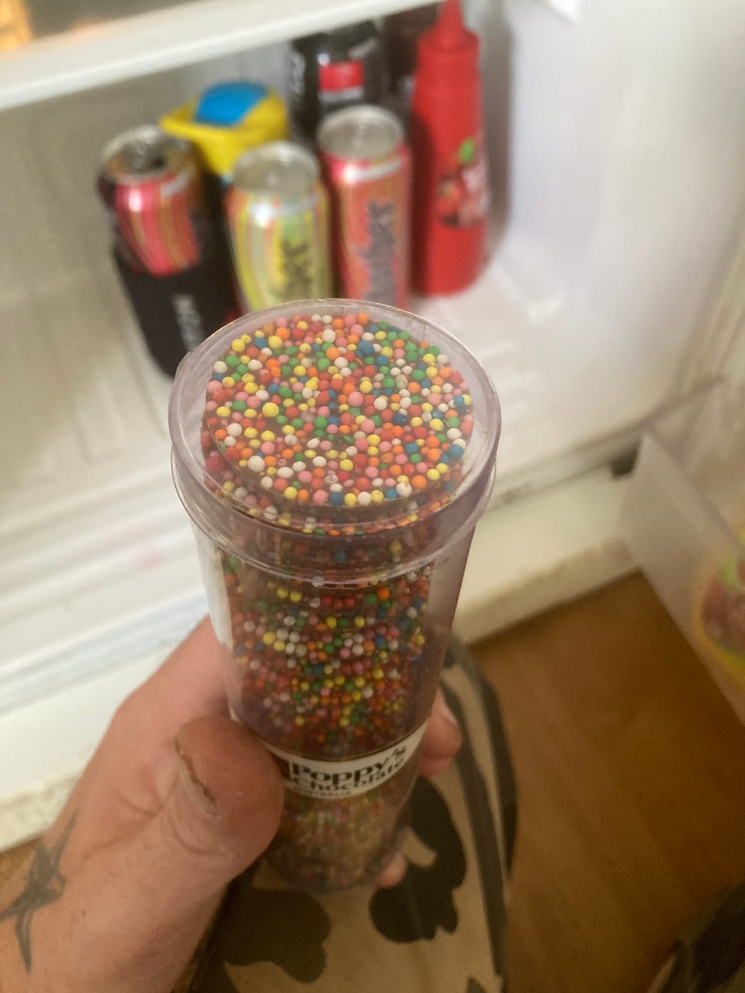 Customer photo review of Sprinkles Milk Chocolate Regular size 27/cylinder