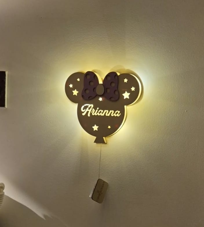 Customer photo review of Lampada Minnie A Parete Con Nome Personalizzato