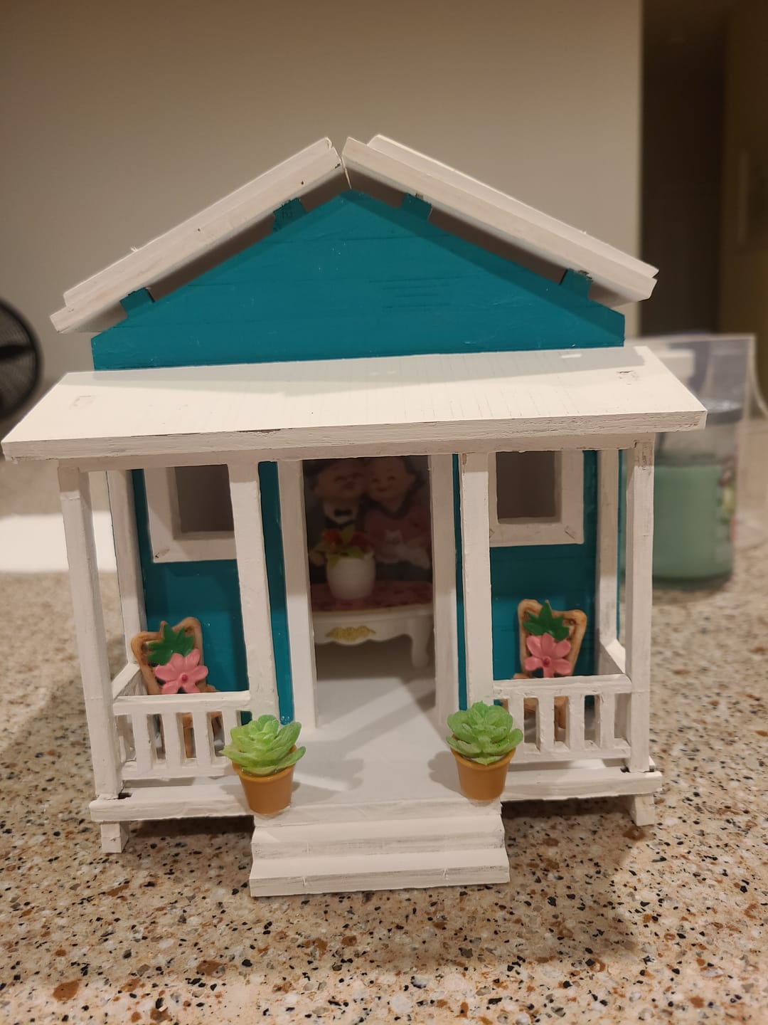 Customer photo review of Casita de Campo Alegría | Kit DIY Madera y Pintura