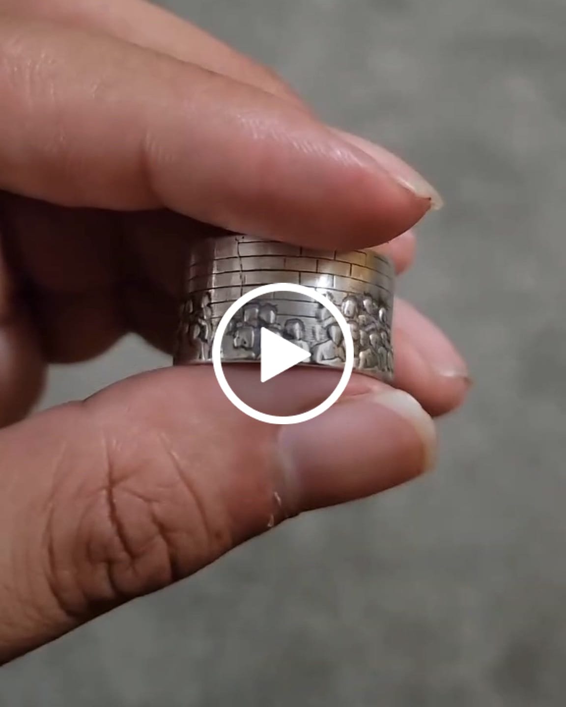 Customer video review of The "Farewell Kiss" Ring | Oxidized 925 Sterling Silver or Stainless Steel