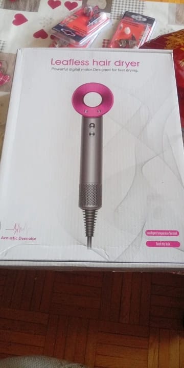 Customer photo review of Secador de pelo profesional con cabezales imantados