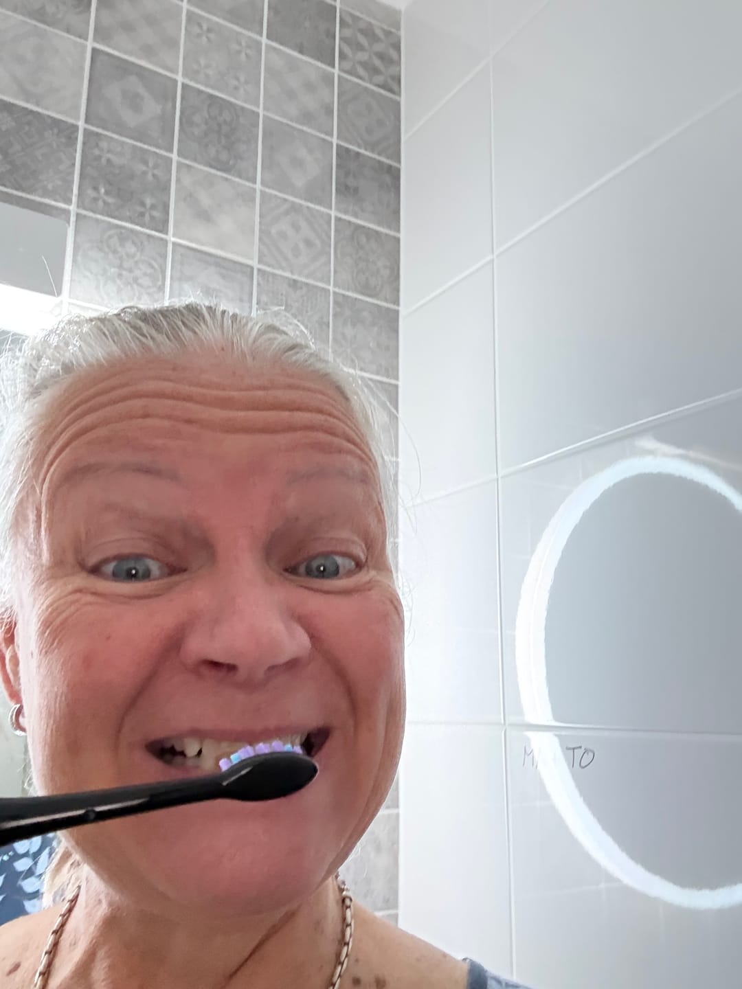 Customer photo review of Loiste sähköhammasharja