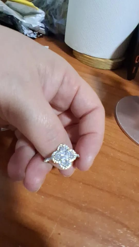 Customer photo review of Bague success