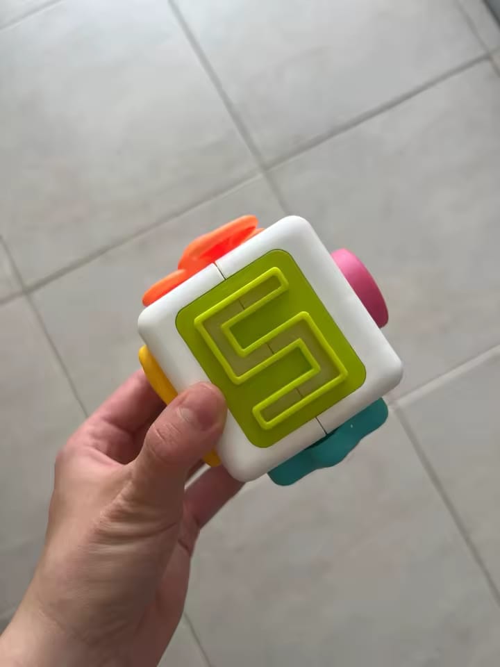 Customer photo review of Cube de développement Montessori