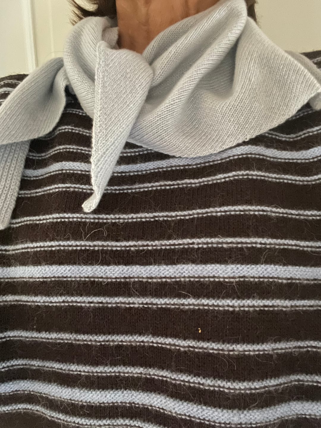 Customer photo review of Cashmere Tuch Nola – Hellblau