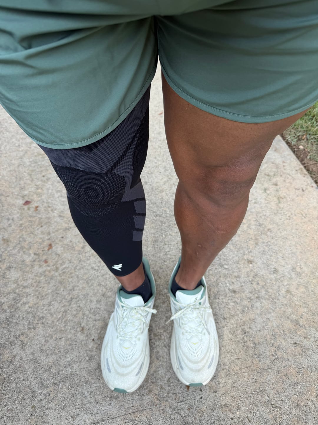 Customer photo review of Compression Sleeves V2 for Knees and Legs