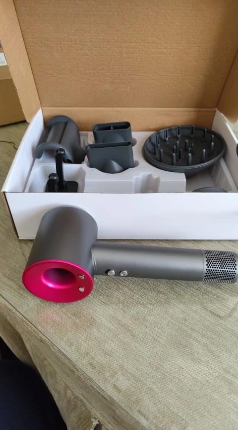 Customer photo review of Secador de pelo profesional con cabezales imantados