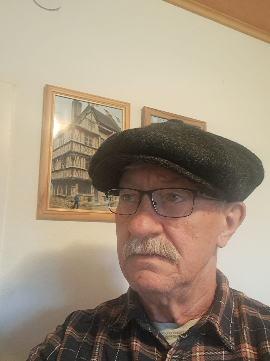 Customer photo review of The Thomas Harris Tweed Cap