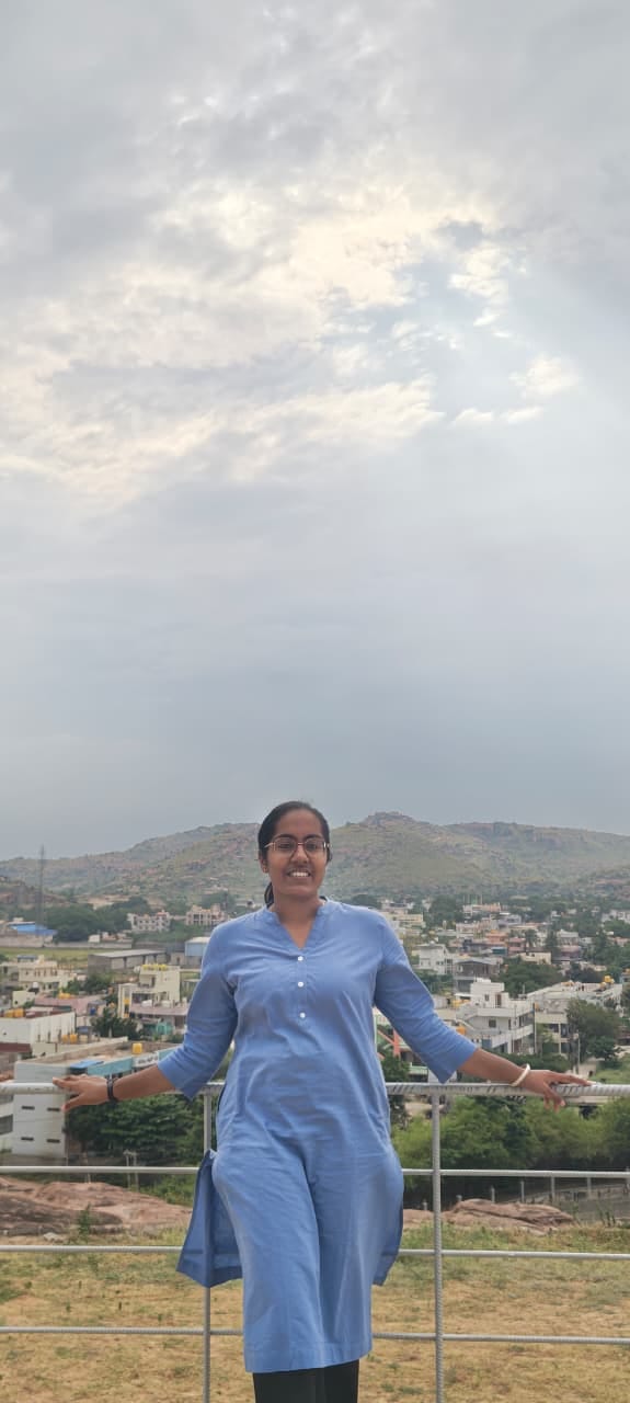 Customer photo review of Women English Blue Airy Linen Long Kurta