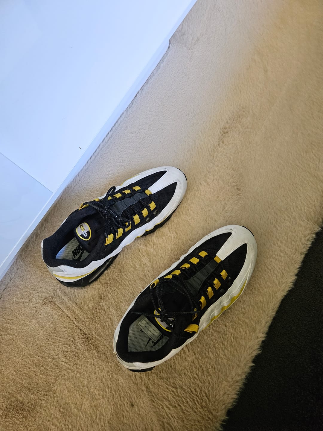 Customer photo review of Nike Air Max 95 'Saffron Quartz'