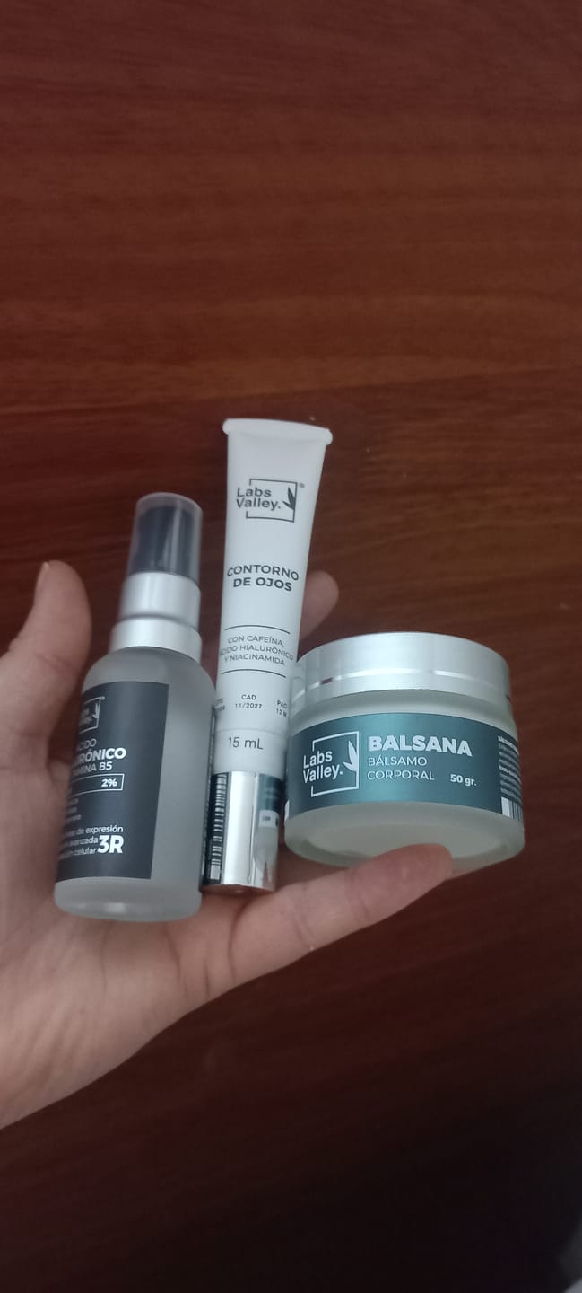 Customer photo review of Contorno de Ojos + Kit Pieles Maduras