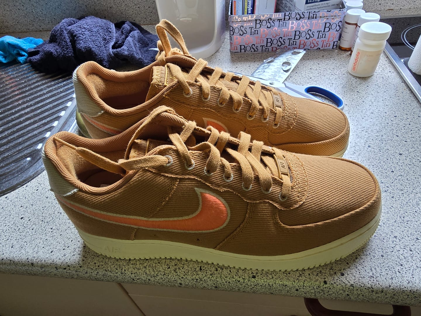 Customer photo review of Basement - Sneaker Mystery Box