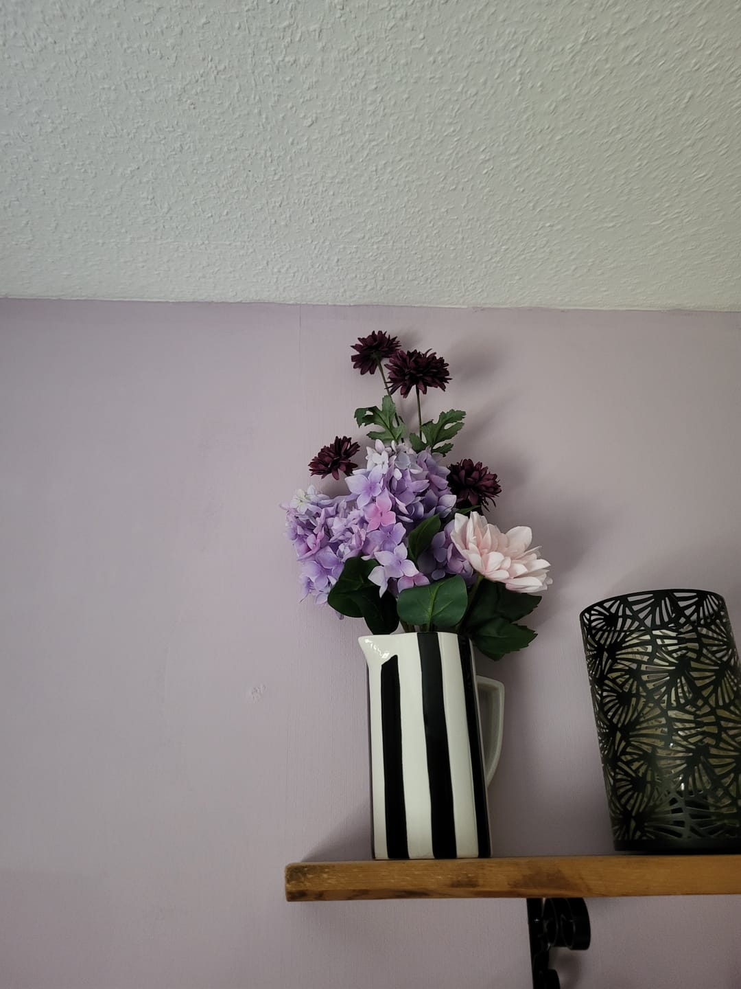 Customer photo review of Gestreifte Dolomit Vase – Schwarz Weiße Krugvase