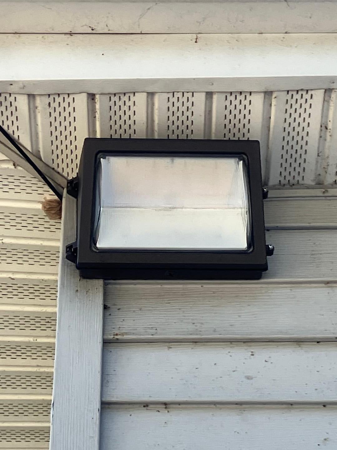 Customer photo review of LED Wall Pack Light - Wattage Tunable (60W/50W/40W) - Selectable CCT - DC Photocell Included - SWP5 - Forward Throw - UL + DLC 5.1 Premium Listed