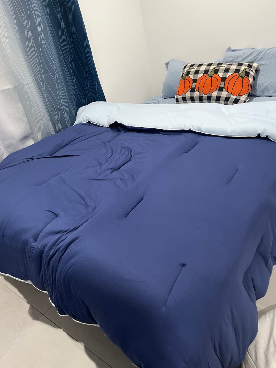 Customer photo review of MarshMellow Comforter