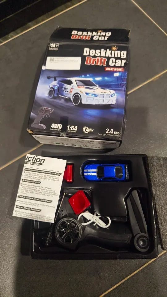 Customer photo review of Mini Coche de Drift 1:64