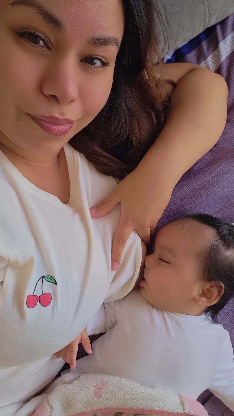 Customer photo review of Polera de Lactancia Sahr - Estampado Luna VIP
