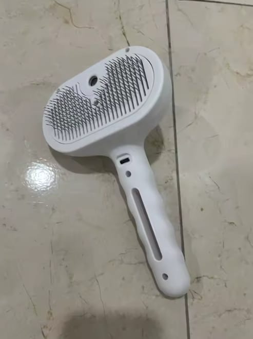 Customer photo review of TheGroomy™ Remover Brush + Cleasing Mist Set