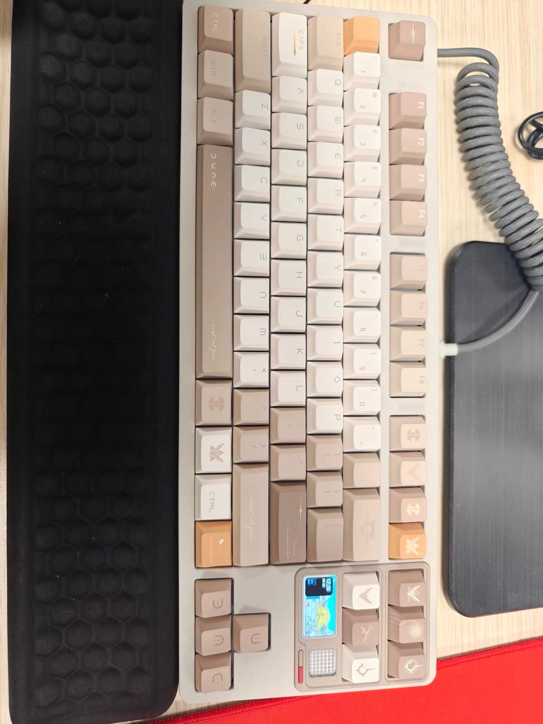 Customer photo review of Dune Keycaps | 142-Key Thick PBT Keycap Set