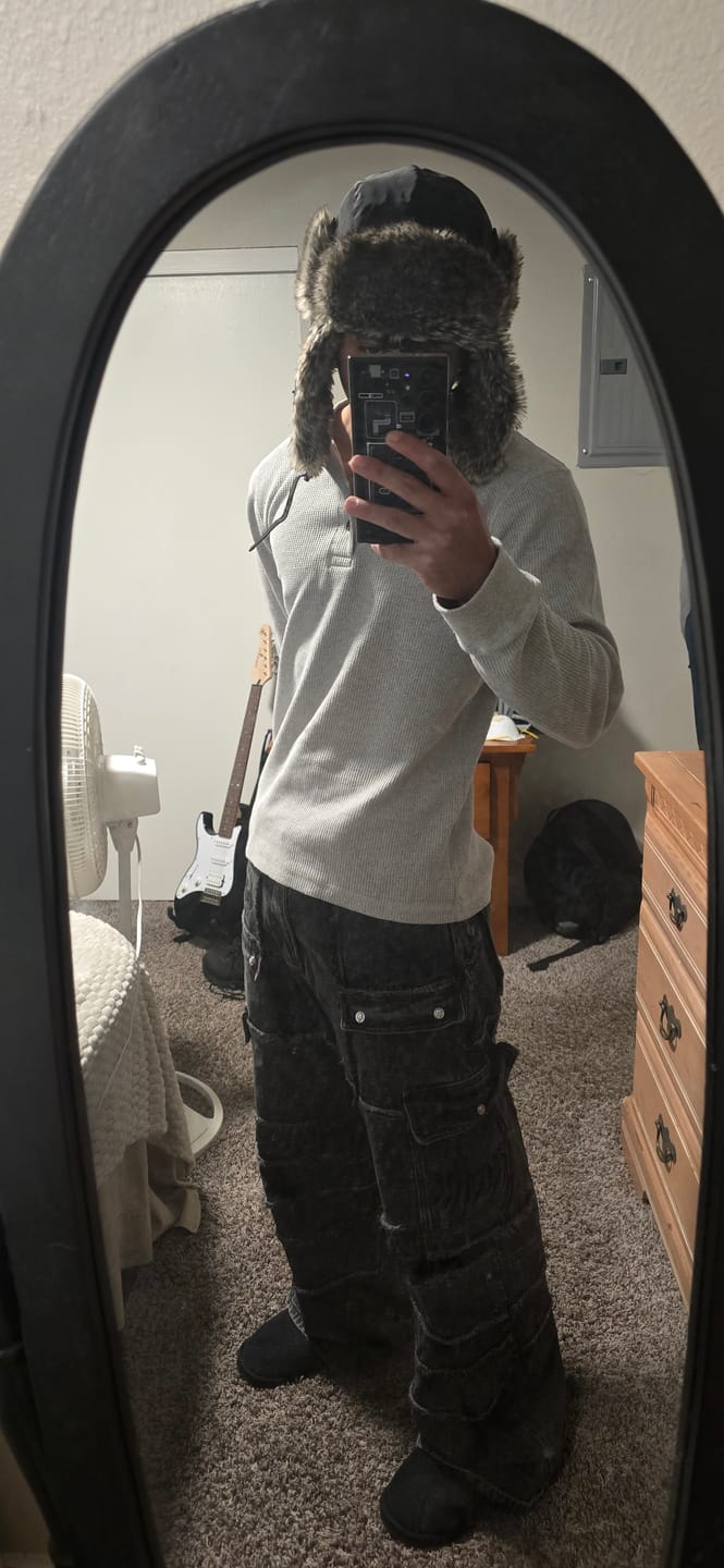 Customer photo review of Oversized Distressed Denim Cargo jeans [VINTAGE WASH]