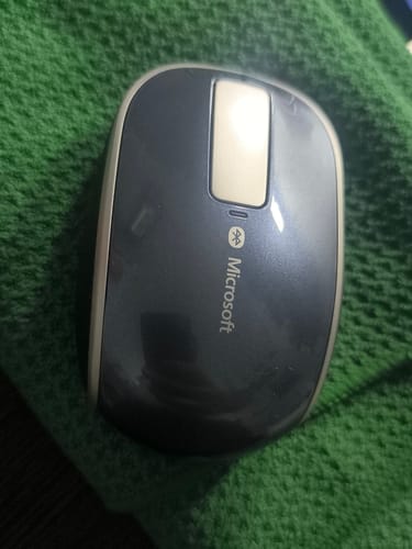 Customer photo review of Mouse Microsoft Sculpt Touch Bluetooth Mouse para PC y Tablets 6Pl-00003