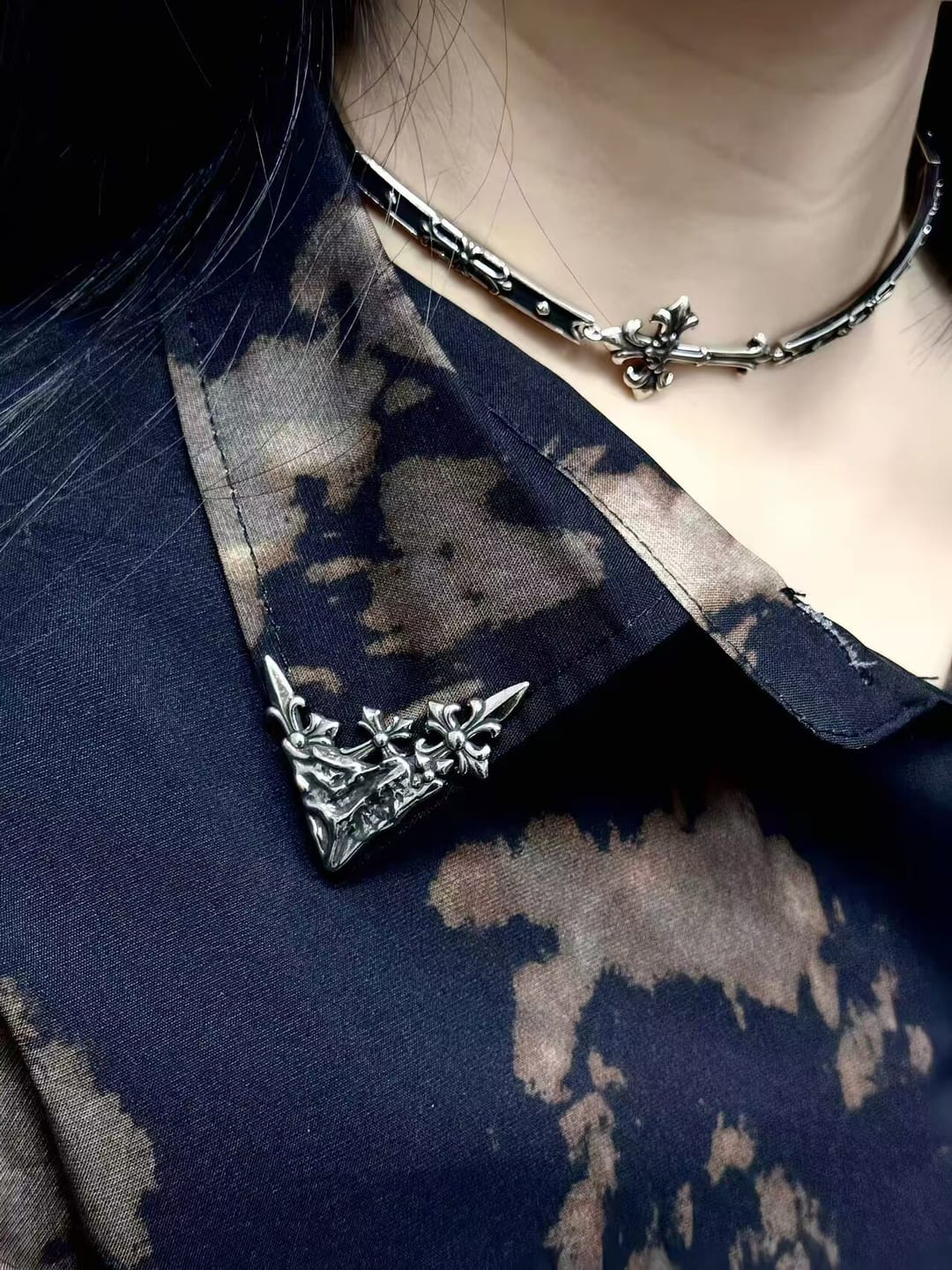 Customer photo review of "Irises" Oxidized Silver Plated Vintage Iris Brooches, Floral Pin