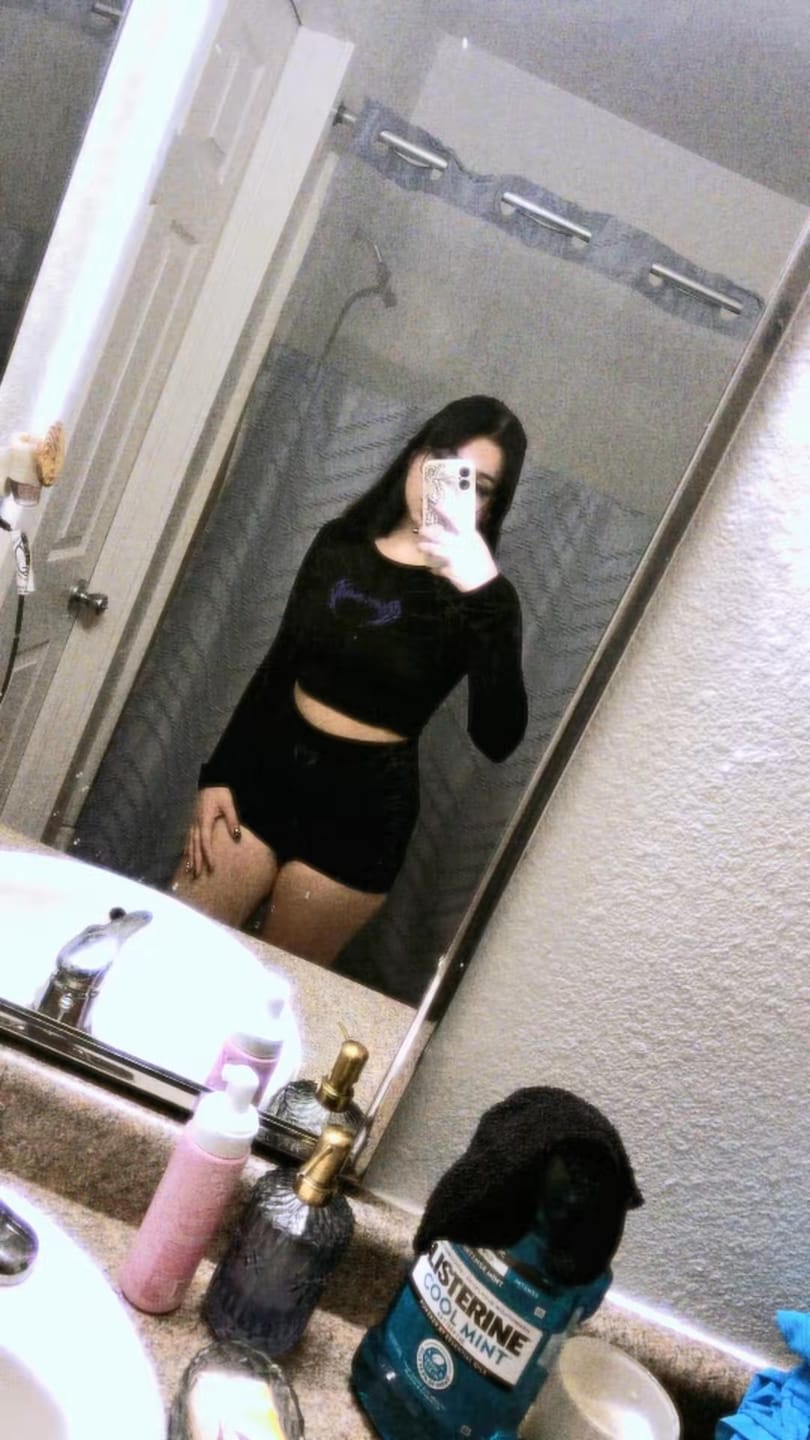 Customer photo review of Women's Void Tech™ Enchantress Long sleeve compression [DUSK]