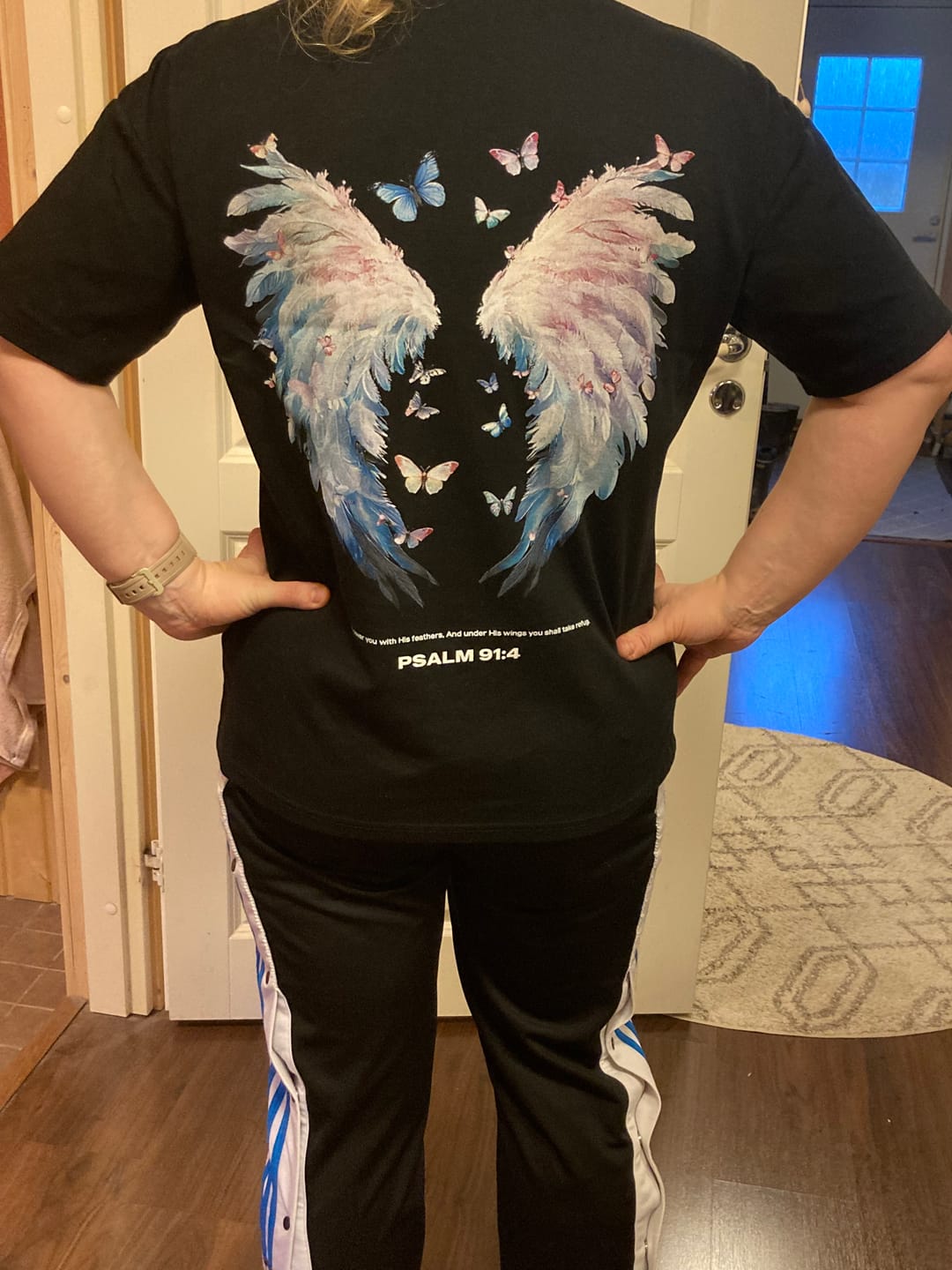 Customer photo review of Psalm 91:4 'Under His Wings' Women’s Oversized T-Shirt